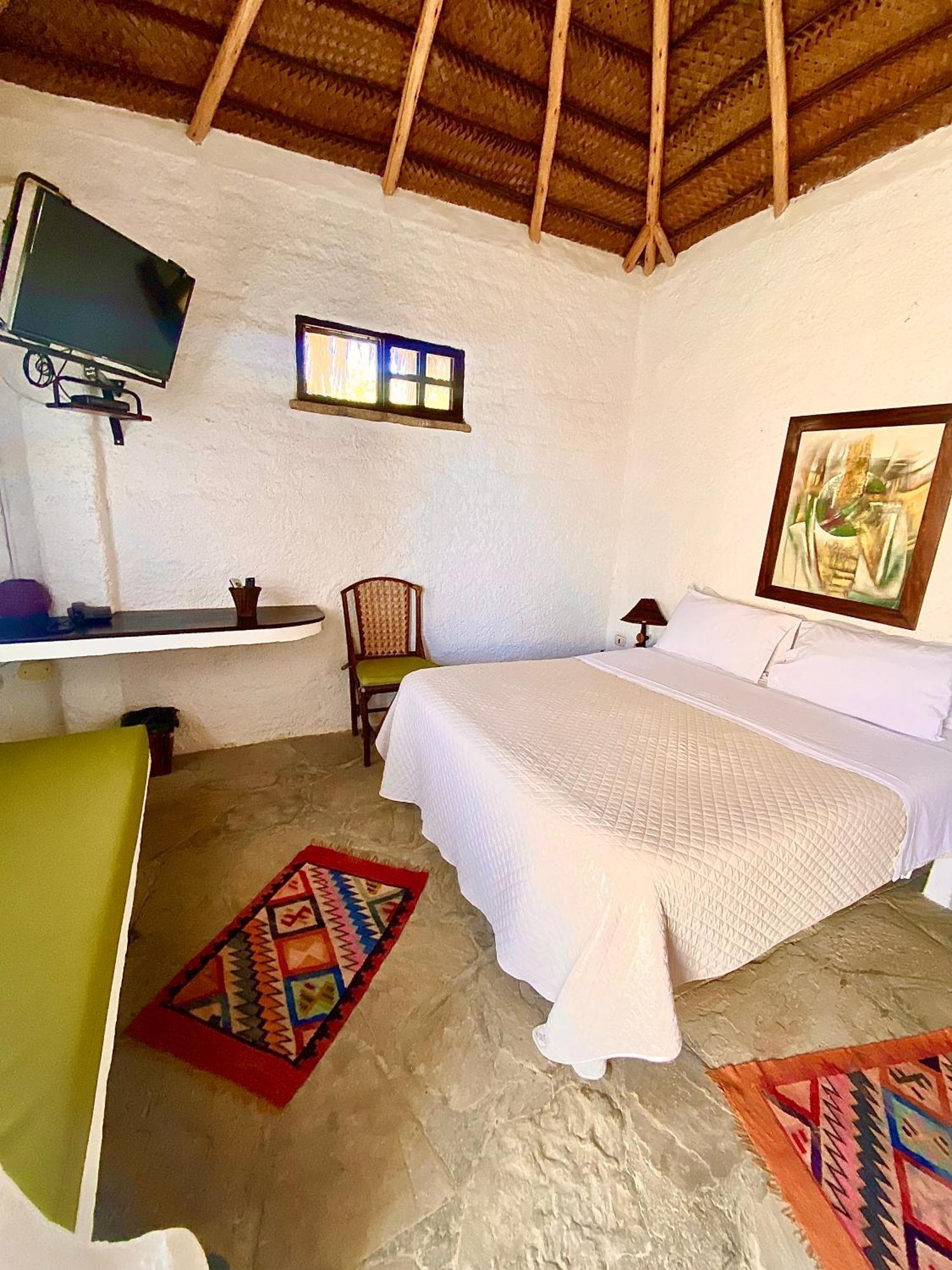 Hotel Smiling Crab Canoas de Punta Sal Luaran gambar