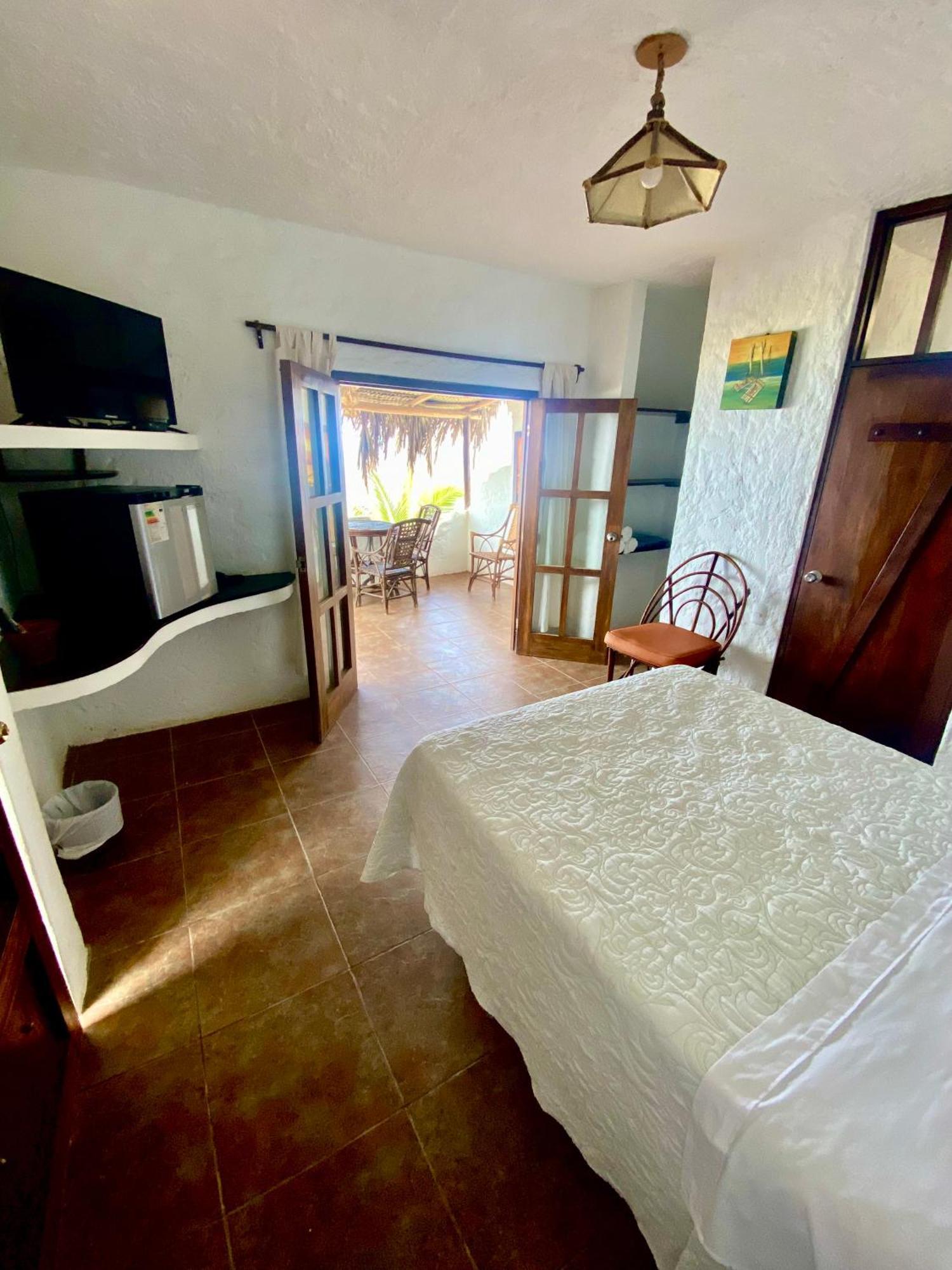 Hotel Smiling Crab Canoas de Punta Sal Luaran gambar