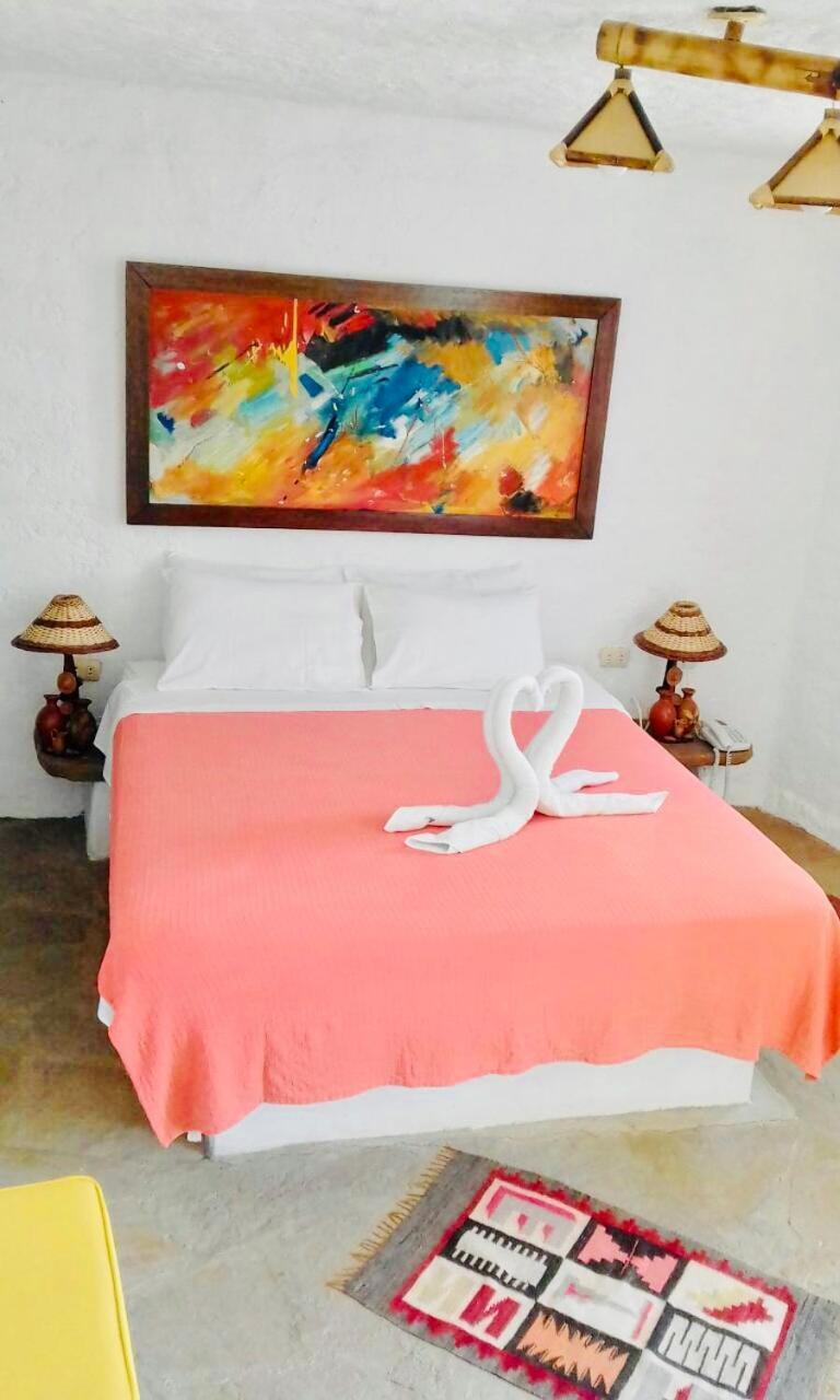 Hotel Smiling Crab Canoas de Punta Sal Luaran gambar