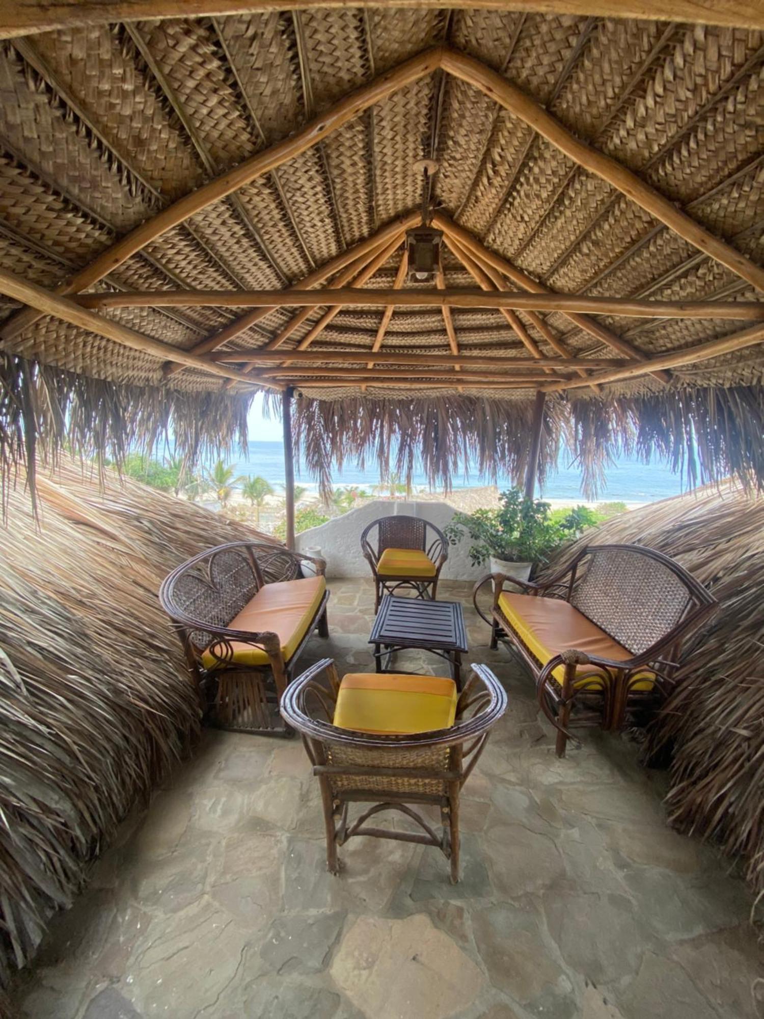Hotel Smiling Crab Canoas de Punta Sal Luaran gambar