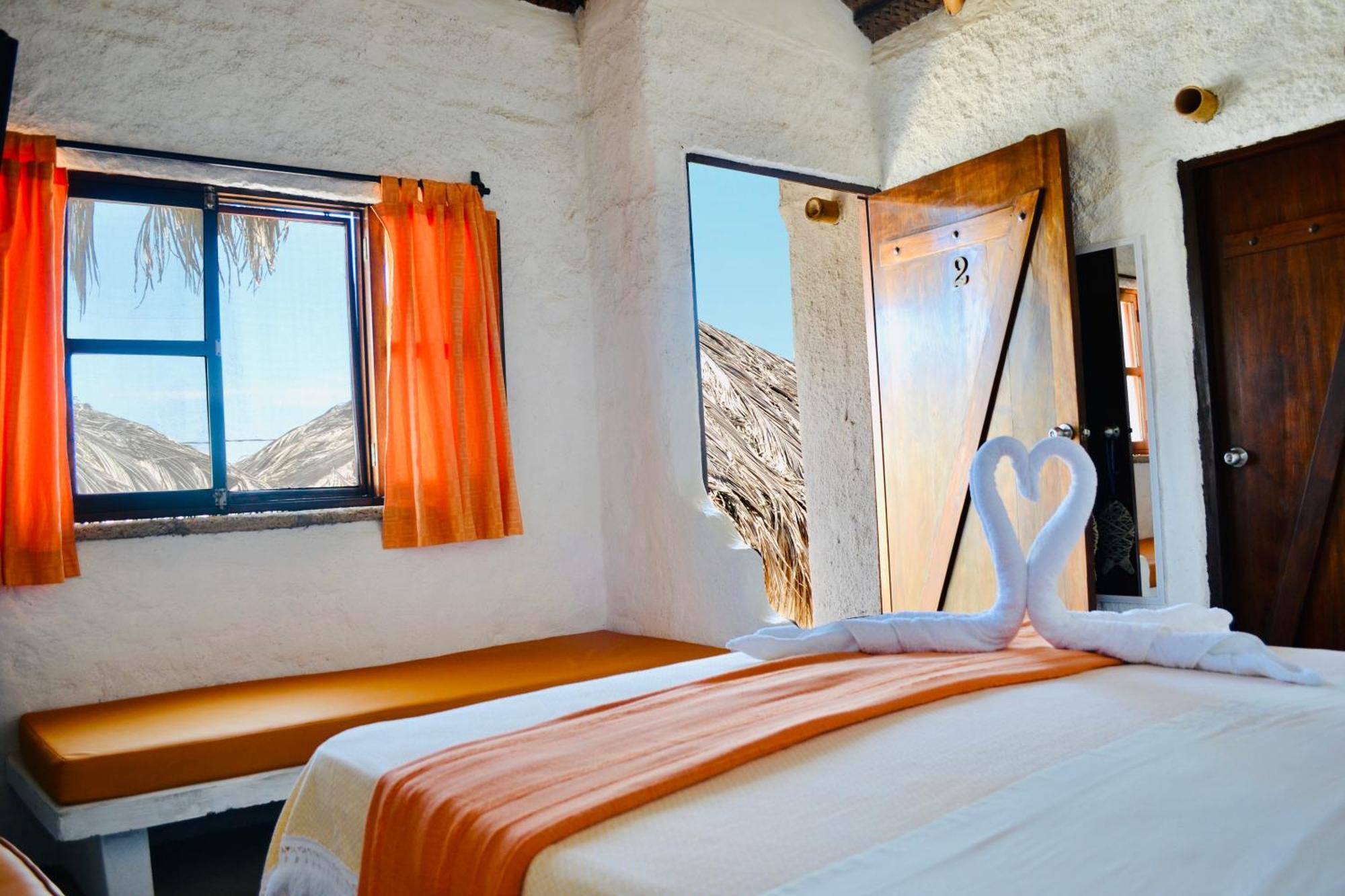 Hotel Smiling Crab Canoas de Punta Sal Luaran gambar