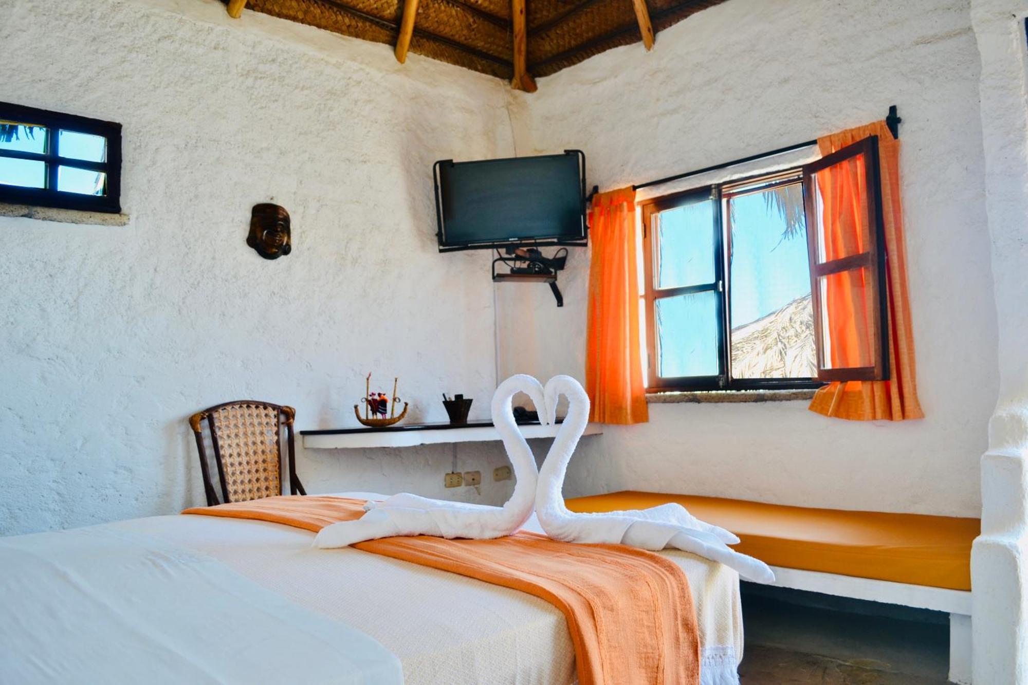 Hotel Smiling Crab Canoas de Punta Sal Luaran gambar