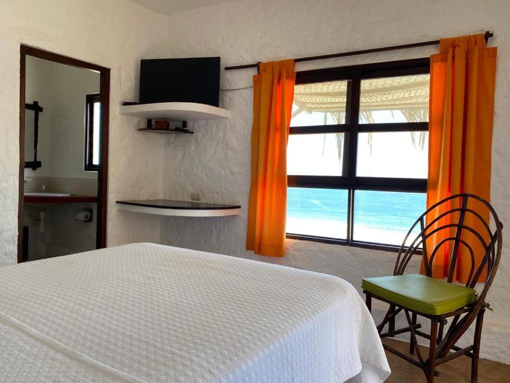 Hotel Smiling Crab Canoas de Punta Sal Luaran gambar